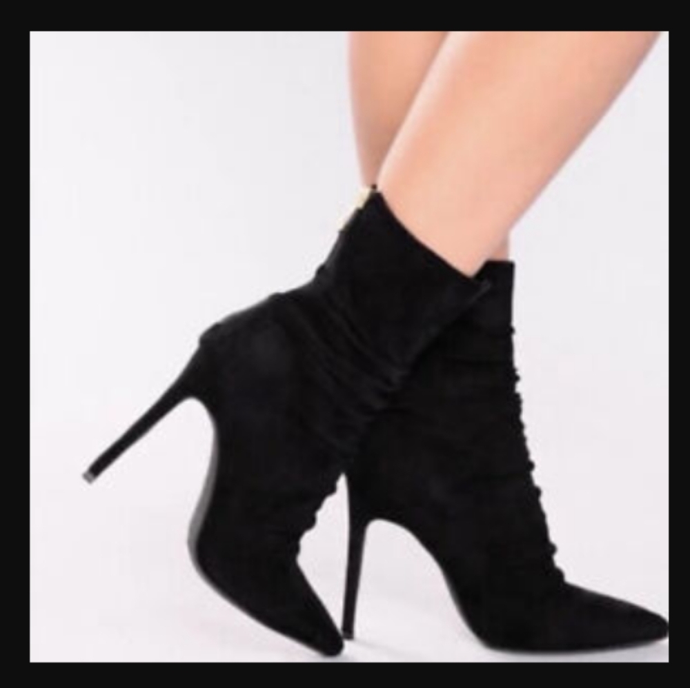 So Me sz 7.5 women's black suede boots